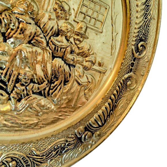 Vintage Peerage Brass Embossed Hanging Wall Plates - Made England - Picture 5 of 7